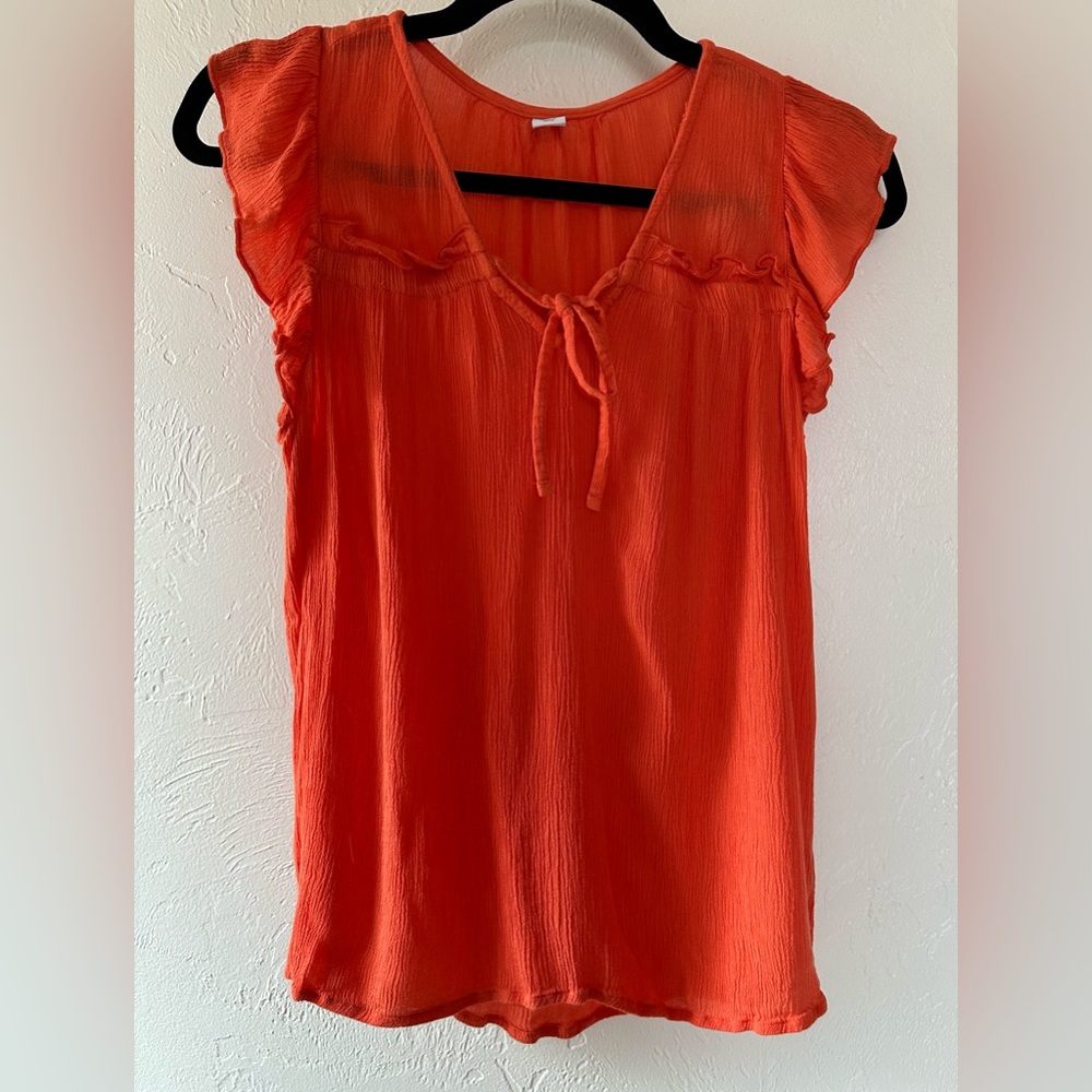 Old Navy Women’s blouse - XS - GUC - orange V-neck cap sleeve
